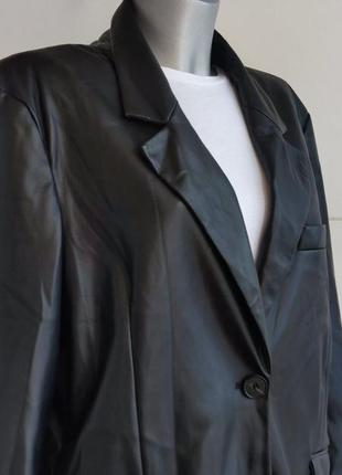 Піджак із екошкіри bershka чорного кольору8 фото