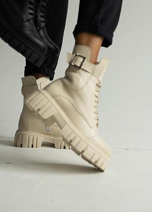 Жіночі черевики шкіряні весна/осінь молочні udg 2202/103 на байку