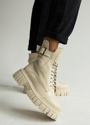 Жіночі черевики шкіряні весна/осінь молочні udg 2202/103 на байку