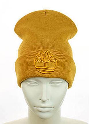 Двухслойная молодежная шапка с отворотом в спортивном стиле.