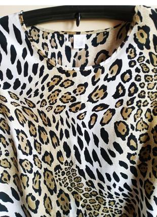 Хорошенькая женская леопардовая майка безрукавка,состав полиэстер, б/у идеального стана2 фото