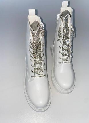 Ботинки белые с камушками10 фото