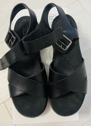Черные кожаные босоножки, сандали clarks3 фото