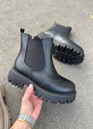 Кожаные ботинки