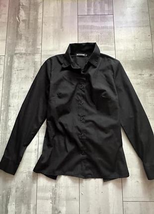 Чёрная рубашка с открытой спинкой