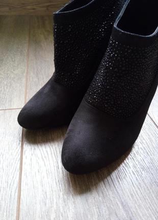 Чорні замшеві з паєтками демі ботильйони черевики підлозі чоботи belle women9 фото