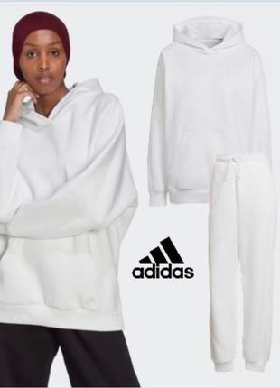 Спортивный костюм adidas s,m