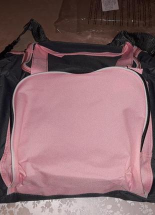 Спортивна, легка , містка і зручна сумка від yves rocher