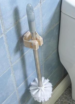 Белый настенный держатель органайзер для швабр и щеток пластиковый, в ванную или кухню