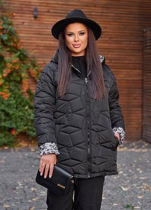 Женская стеганная куртка цвета