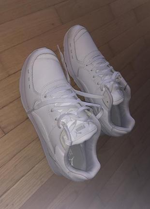 Кросівки білі. puma оригінал. 45 розмір. чоловічі1 фото