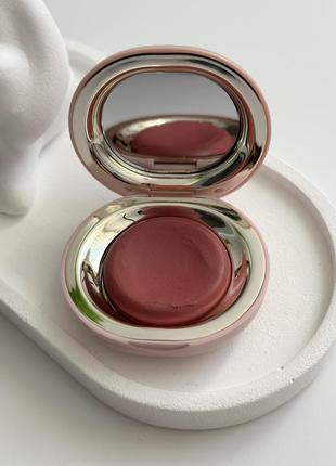 Кремові румяна rare beauty stay vulnerable cream blush