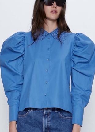 Блуза с воротничком и пышным рукавами