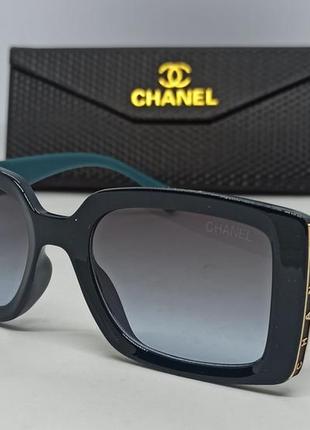 Окуляри в стилі chanel жіночі сонцезахисні в чорній оправі з бірюзовими дужками в футлярі