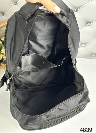 Большой и вместительный рюкзак в спортивном стиле5 фото