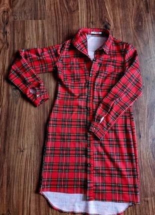 Жіноча подовжена сорочка в клітинку