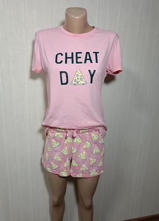 Розовая пижама. набор футболка + шорты. прикольная пижама. пижама cheat

day