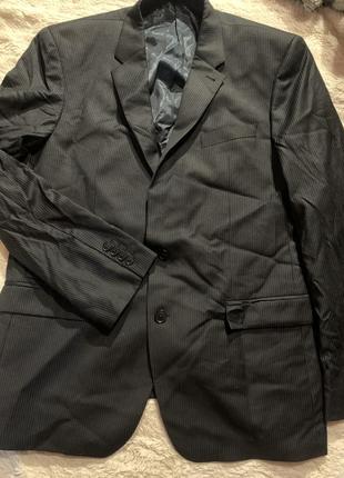 Стильный мужской пиджак