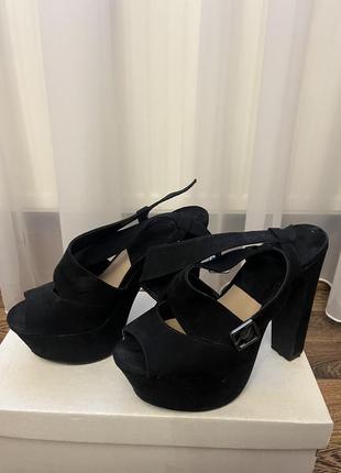 Босоножки женские