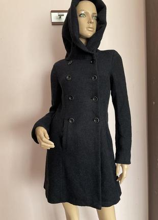 Полушерстяное черное теплое пальтечко с капюшоном/xs/ brend only