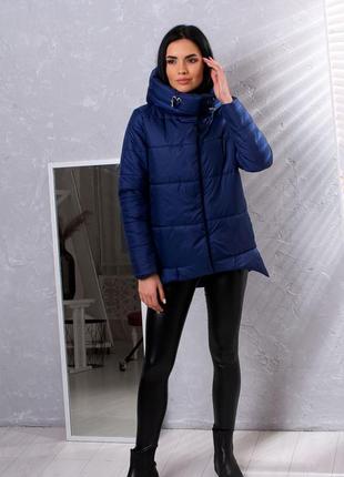 Женская осенняя куртка темно синяя с капюшоном асимметричной кроя1 фото