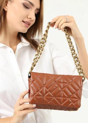 Модна коричнева сумка із золотистим ланцюжком стильна жіноча сумочка 31401 фото
