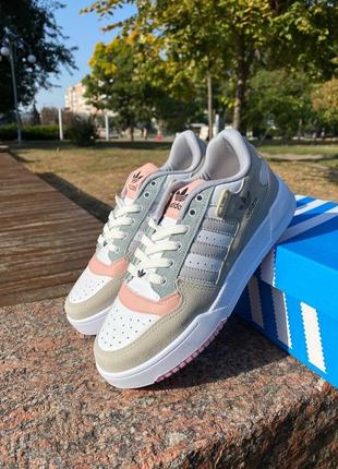 Женские кроссовки adidas6 фото