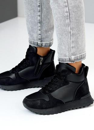 Стильні зимові кросівки чорного кольору, утеплені кросівки на шнурівці