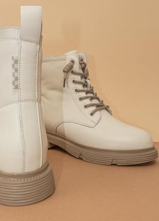 Теплі жіночі черевики зимові білі на замку 36 женские ботинки iva2 фото