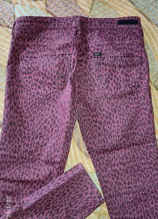 Бордовые джинсы под леопарда lee8 фото