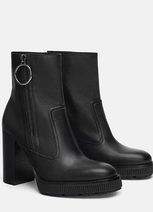 Ботинки черные zara