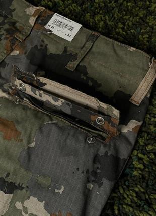 Штаны carhartt wip regular cargo pant trail print (new) | original3 фото