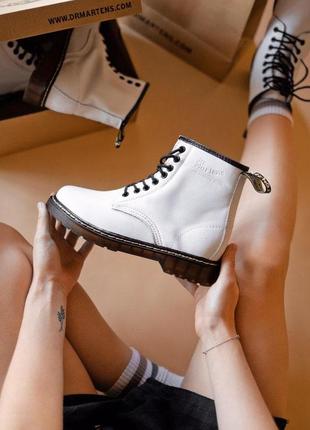 Жіночі черевики dr. martens доктор мартінс