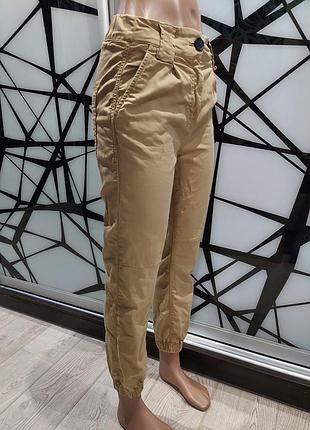 Крутые джинсы джогеры от bershka цвета кемел 423 фото