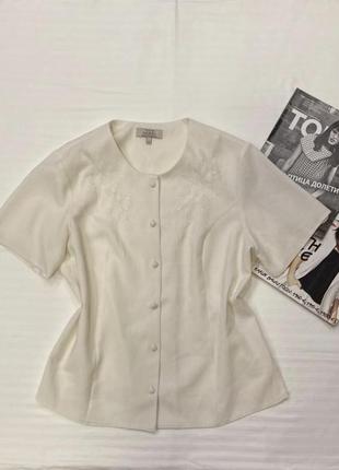 Белая блузка с вышивкой1 фото
