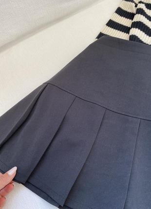 Стильная короткая юбка в складку3 фото