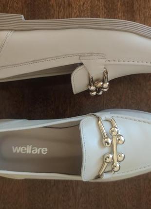 Нові шкіряні туфлі-лофери welfare