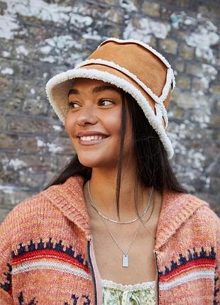 Пухнастий двосторонній капелюх-панама urban outfitters
