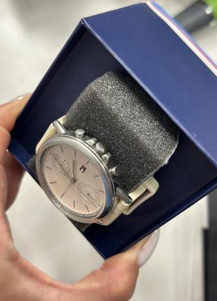 Часы наручные женские