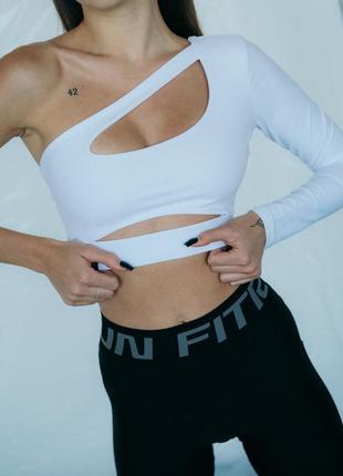 Укорочений рашгард на одне плече fitrun: rashguard racy "total white"7 фото