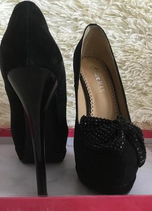 Натуральні чорні замшеві туфлі