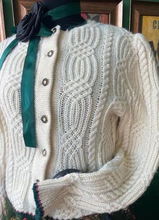 Винтажная австрийская кофта свитер из шерсти молочного цвета