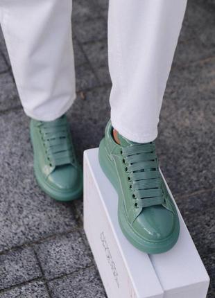 Alexander mcqueen mint лакированные кожаные женские кроссовки мятный цвет😍8 фото