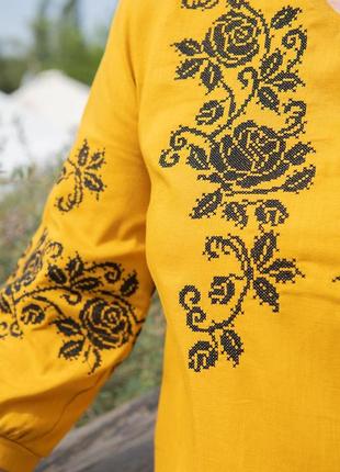 Льняная женская вышиванка современная блуза с вышивкой2 фото