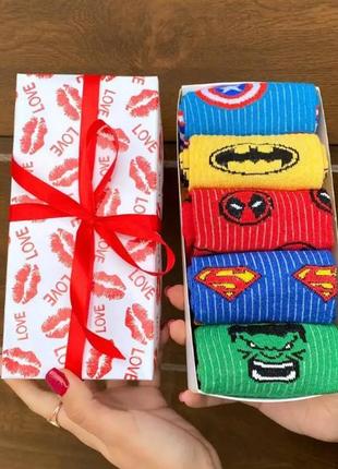 Бокс чоловічих високих шкарпеток 40-45 на 5 пар "супергерої marvel" у подарунковій коробці