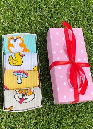 Подарочные носки женские с принтом 36-41 на 4 пары в коробке
