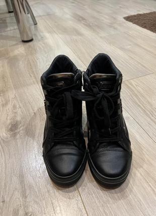 Сникерсы / ботинки / ботильоны guess