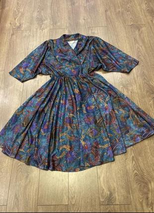 Шикарное , винтажные платье