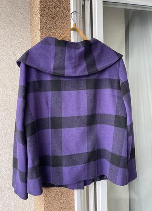 Коротке осіннє пальто фіолетового кольору2 фото