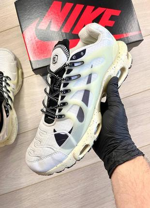 Чоловічі кросівки nike air max tn terrascape plus (білі з бежевим)2 фото